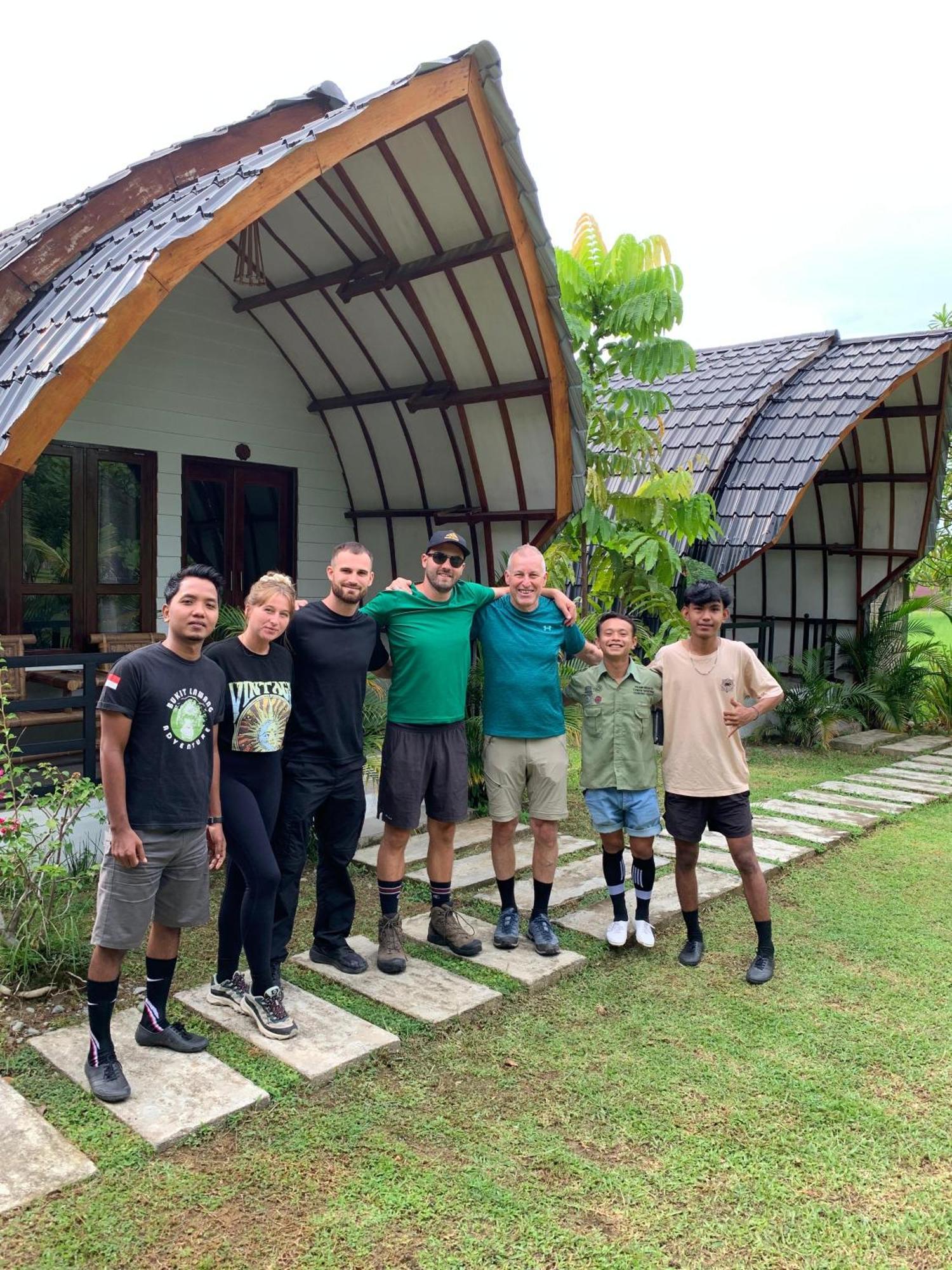 Gino'S Place - Guest House & Jungle Trekking Bukit Lawang Luaran gambar