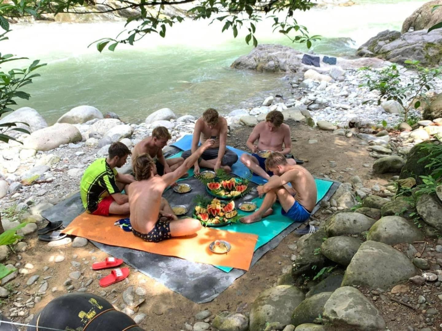 Gino'S Place - Guest House & Jungle Trekking Bukit Lawang Luaran gambar